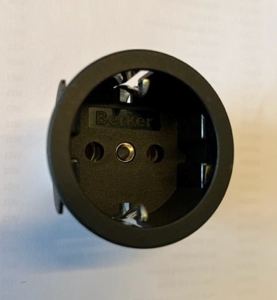 Berker Integro - Inbouw SNAP IN schuko stopcontact met centraalstuk, ø50mm, MD=1,5mm (Mat zwart) - VPE=200